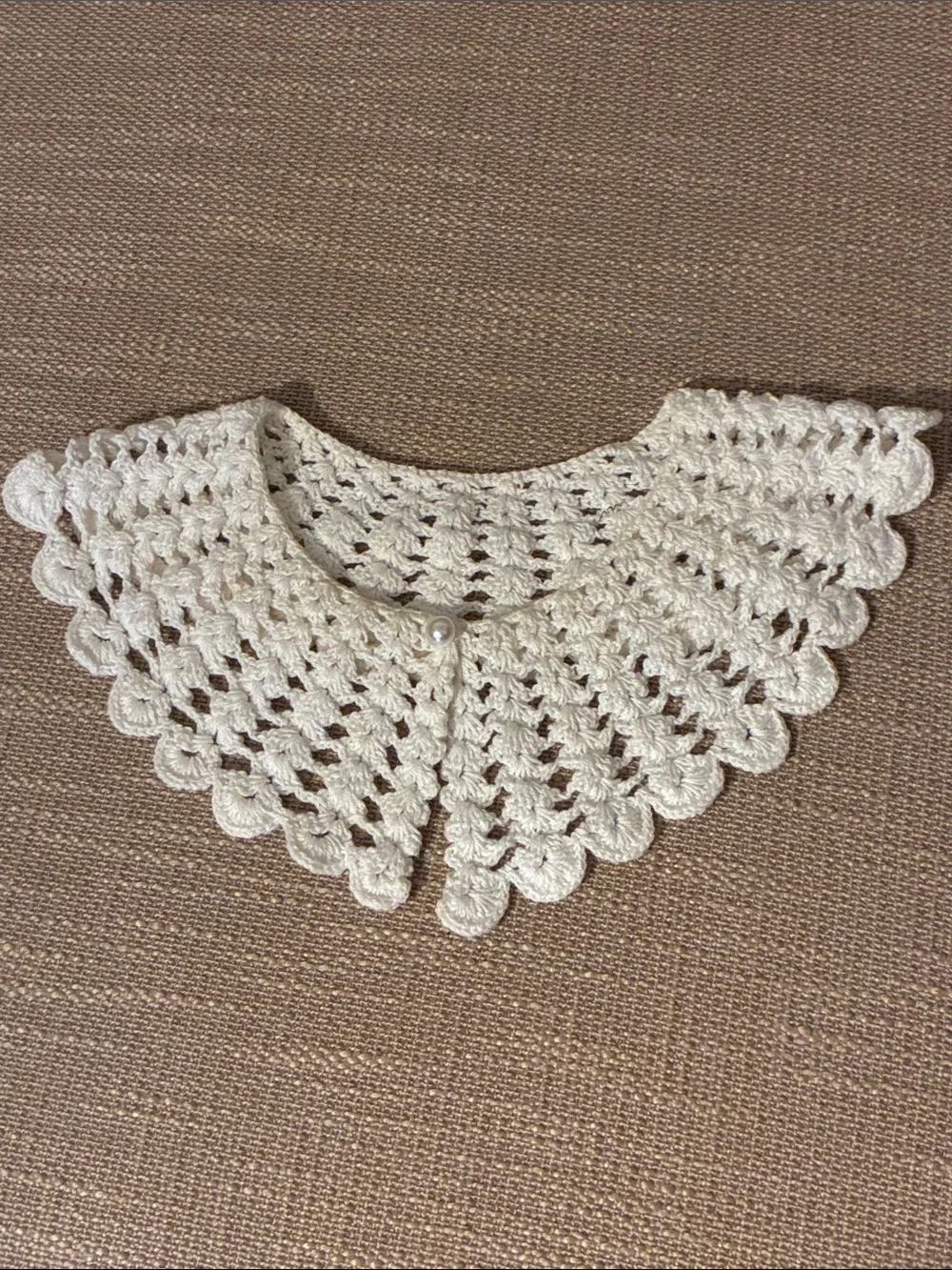 Hand-Crocheted Cream Lace Decorative Collar Pearl Button